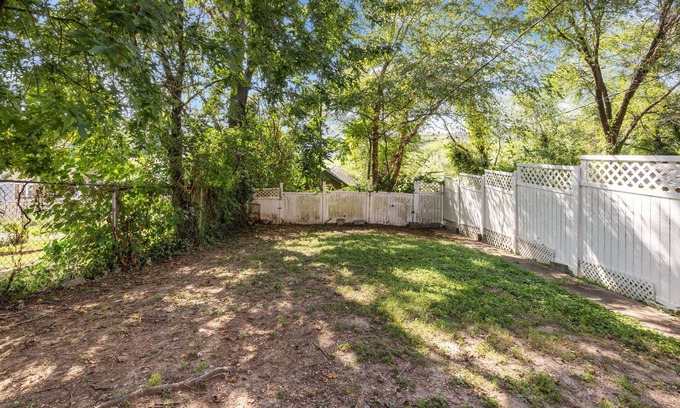 St. Louis Bed & Breakfast | Charming 2-bedroom near Forest Park, WASHU, SLU, TOWER GROVE