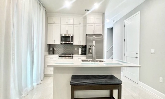 Niceville House | Charming 2-bedroom townhome in peaceful Niceville - room for boat and RV parking