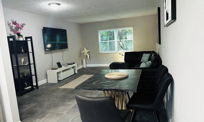 Delray Beach Apartment | Charming 2-bedroom apartment with AC, WiFi in pleasant Delray Beach
