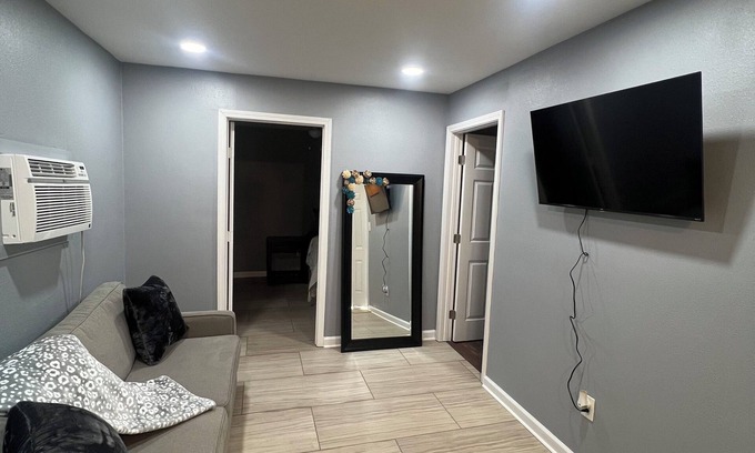 Saint Claude Apartment | Charming 2-bedroom apartment with AC, WiFi in marvelous New Orleans