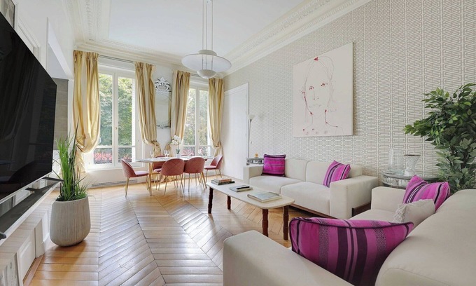 Champs-Elysees Apartment | Charming 2BR/4P - Georges V/Champs-Élysées