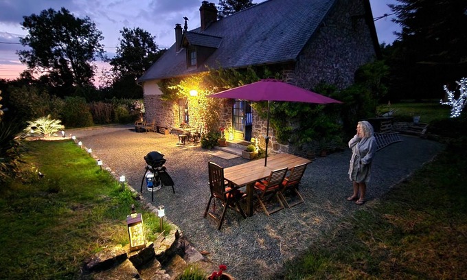 Beaucoudray Cottage | Charming 3-Bed Cottage in Beaucoudray , Normandy