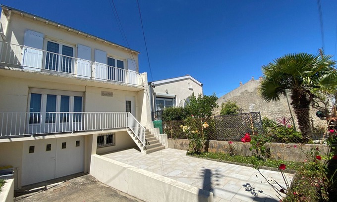 Fouras House | Charming 3-Bed House in Fouras with Garden, Near Beach & Town Center