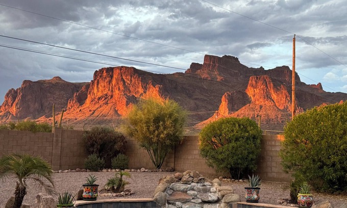 Apache Junction House | Charming 3-bedroom house with WiFi, AC and pool in Apache Junction!