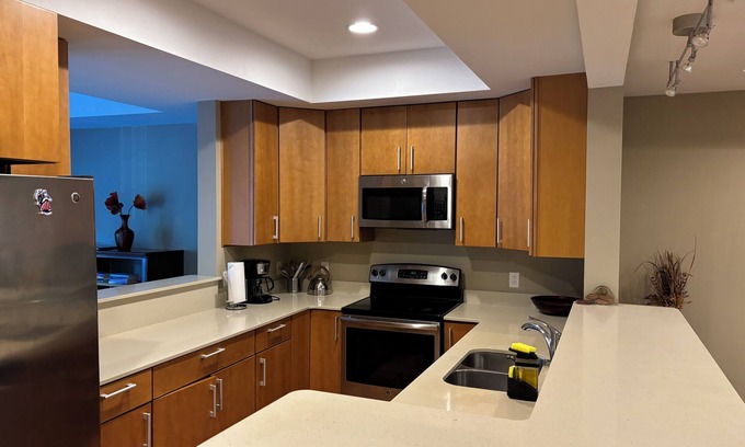 State College House | Charming 3-bedroom townhome in fabulous State College with WiFi, AC