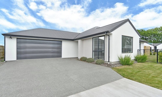 Woodend House | Charming 3-Bedroom, 2-Bathroom Home