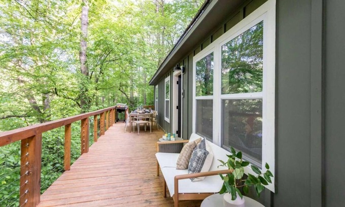 Blue Ridge Cottage | Charming 3-bedroom cottage w/hot tub and fire pit in Blue Ridge