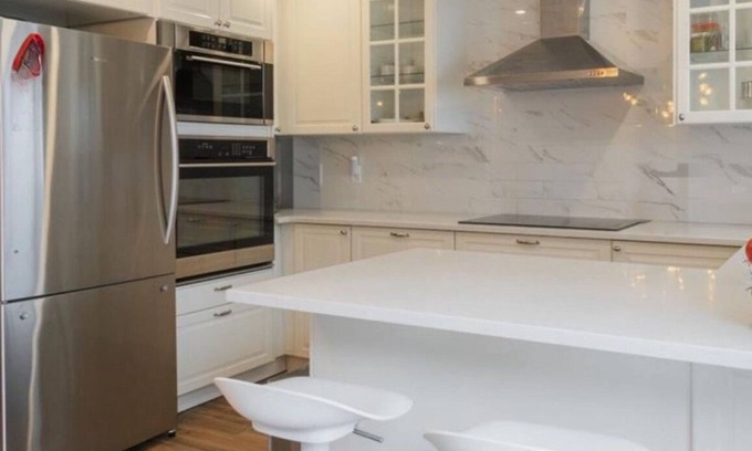 Brossard Condo | Charming 3-bedroom condo on 2 levels with AC & WiFi in marvelous canada location