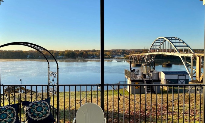 Ozark House | Charming 3 bedroom cottage on the Arkansas River MAX occupancy is 6 adults