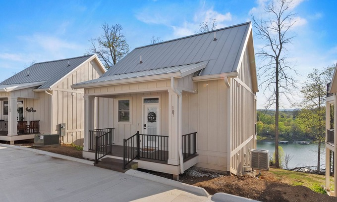 La Follette House | Charming 3-bedroom house with gorgeous lake views, on Norris Lake in Tennessee