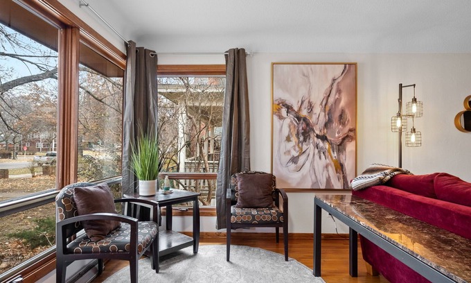 Summit - University House | Charming 3-bedroom home with WiFi, AC on Summit near Hamline School of Law.