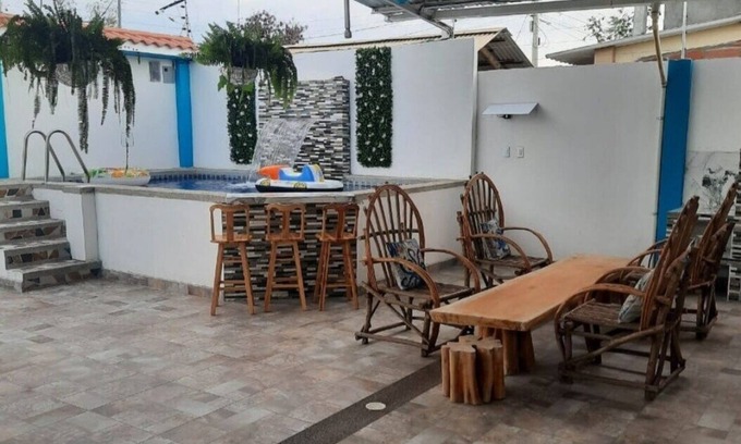Ballenita House | Charming 3-bedroom house with Pool WiFi, AC in Ballenita near to the beach.