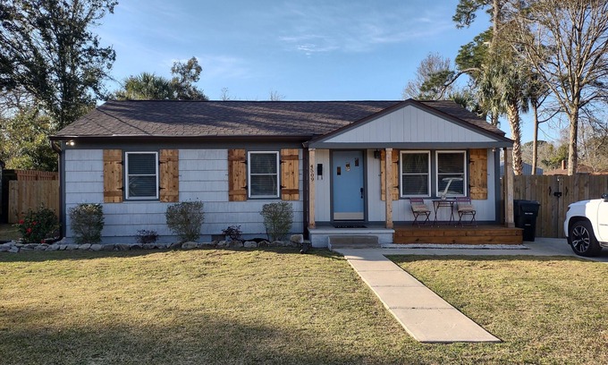 West Pensacola House | Charming 3-bedroom house in lovely Pensacola. 15 minutes to beaches