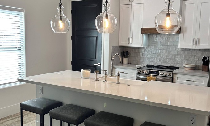 Mesa House | charming 3-bedroom home near sloan park/chicago cubs & light rail