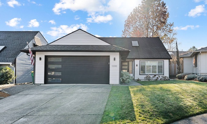 Bull Mountain House | Charming 3 bedroom home in Tigard. Near Parks, Trails and Progress Ridge!