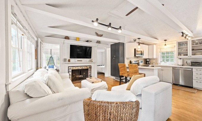 Bass River House | Charming 3-bedroom house with WiFi and AC in enchanting West Yarmouth location