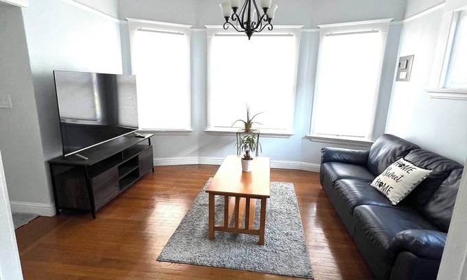Alameda House | Charming 3-bedroom house in excellent Alameda with AC, WiFi