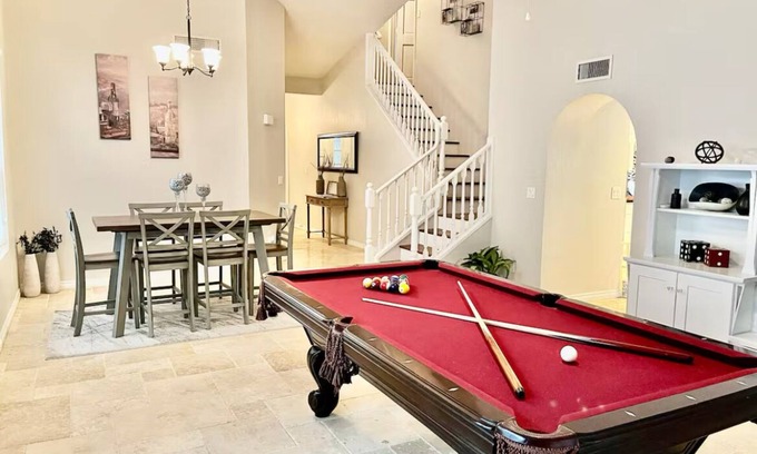 Artemina House | Charming 3-bedroom house in Gilbert by beautiful lakes with AC