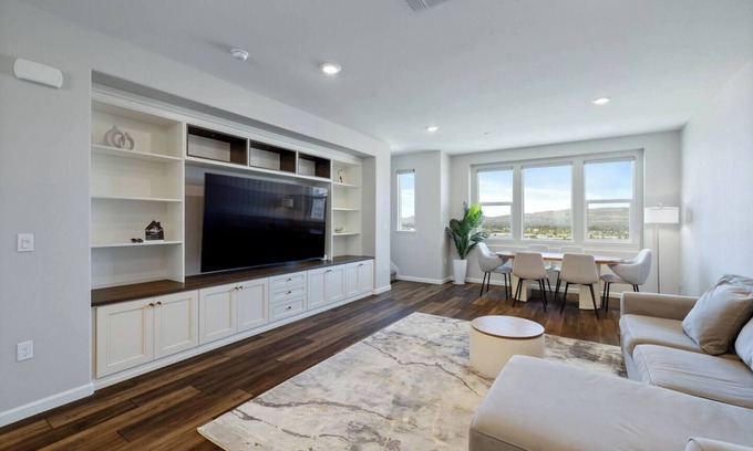 Communications Hill House | Charming 3-bedroom townhome with AC, WiFi in welcoming San Jose