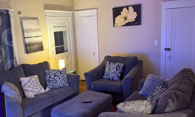 North Buffalo House | Charming 3-bedroom upper unit home