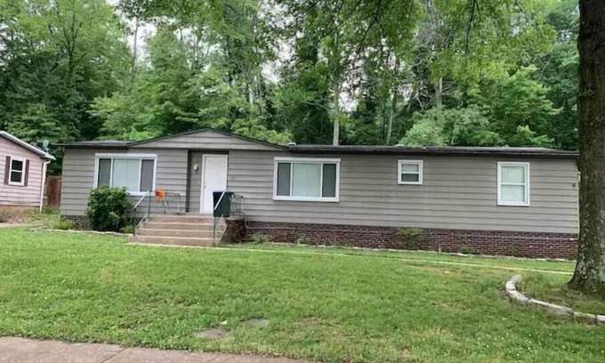 Buena Vista House | Charming 3 bedroom, 2 bath home with deck/trails/hiking