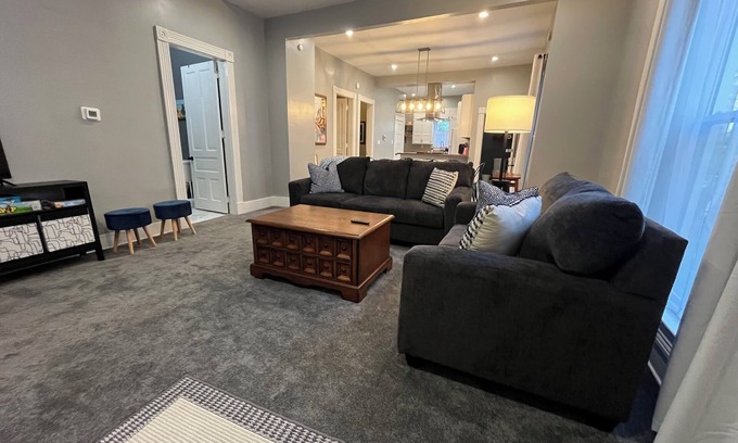 Near Northside House | Charming 3-bedroom house with WiFi, AC in lovely Indianapolis