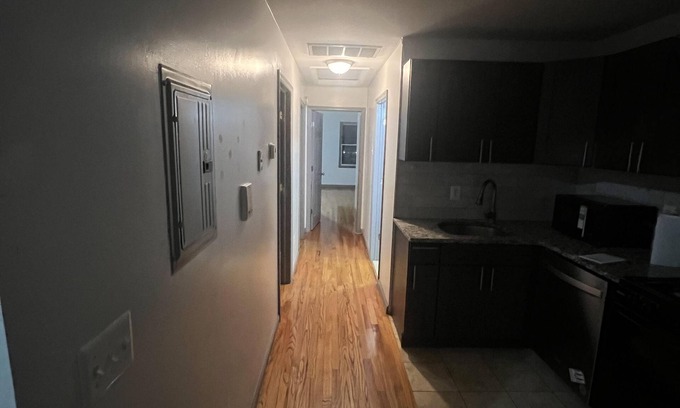 Jersey City Apartment | Charming 3-bedroom apartment with AC, WiFi in delightful Jersey City
