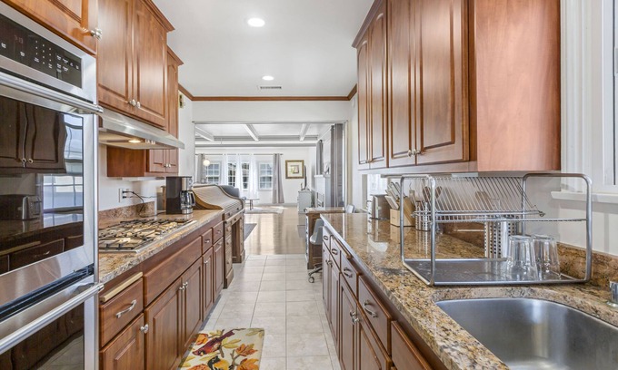 Los Angeles Villa | Charming 3-bedroom villa with Wi-Fi, AC in fantastic Location