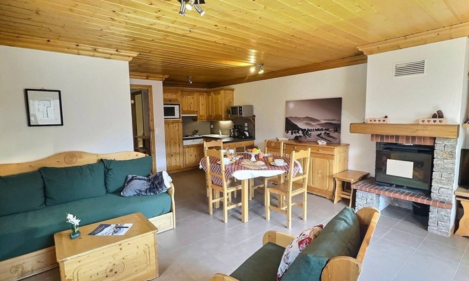 Meribel Apartment | Charming 3-room apt, 6 pers, near chairlift, parking, pets allowed