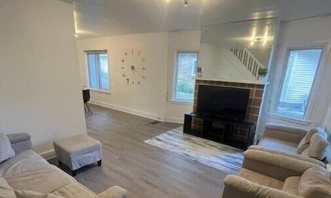 Squirrel Hill South House | Charming 3B Home in Sq. Hill