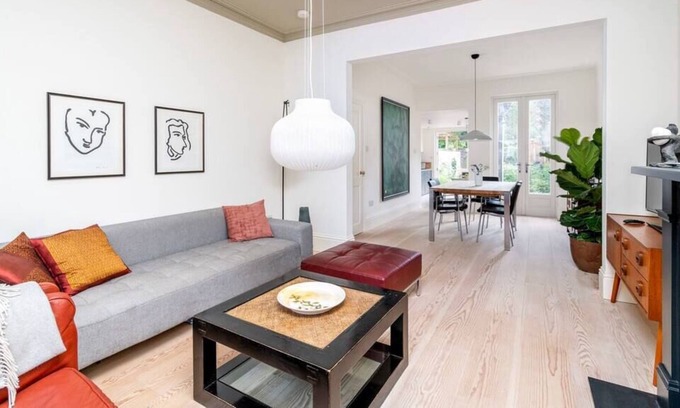 Chiswick House | Charming 3BR House Ideal for Work and Play