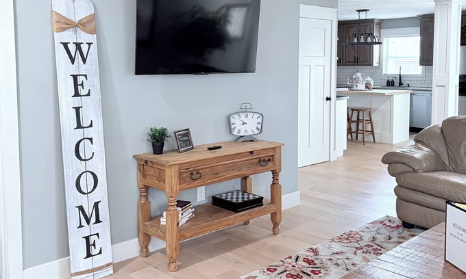 Aurora House | Charming 4-bedroom, all new-century old treasure, located near Mercy hospital