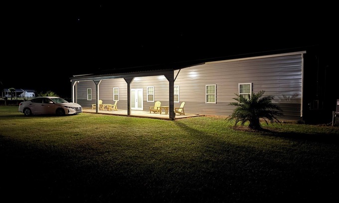 Elberta Other | Charming 4-bedroom barndominum in Elberta with AC, WiFi, 5 miles from boat rampn