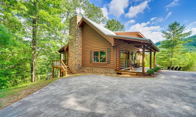 Townsend Cabin | Charming 4-bedroom cabin 4 miles from the Smokey Mountain National Park