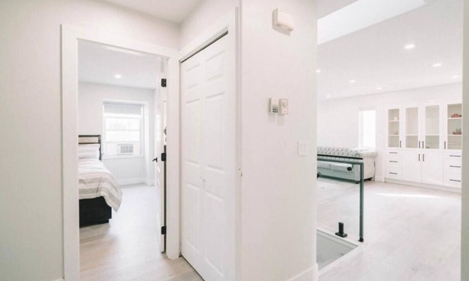 Abbotsford House | Charming 4-bedroom house with AC and WiFi in enjoyable Abbotsford