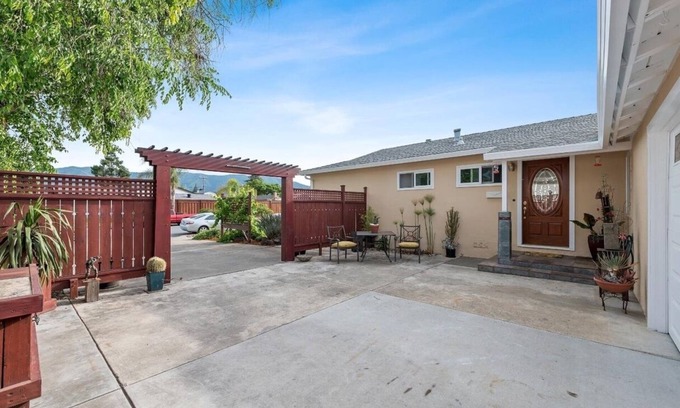 Cambrian House | Charming 4B/2B near Cambrian - Work or vacation ready!