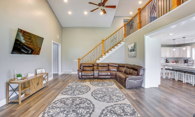 Cadillac House | Charming 5-bedroom Cadillac Retreat W/Private Hot Tub Shared Basketball Court