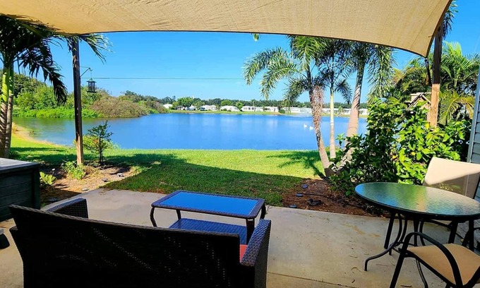 Braden River House | Charming 55+ community. Waterfront! Fantastic sunset views & private hot tub
