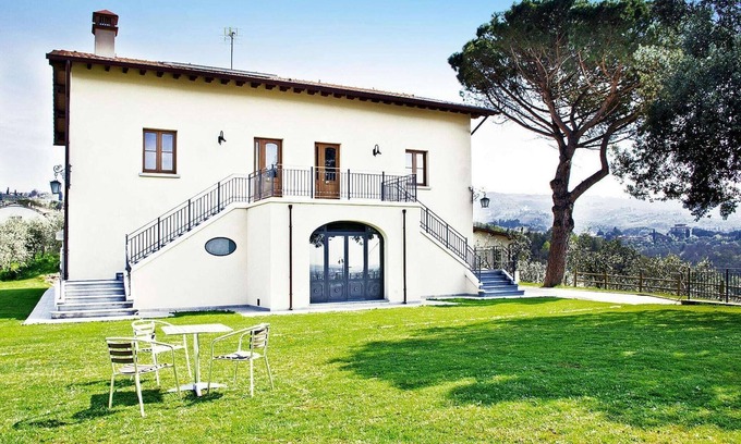 Lamporecchio Apartment | Charming Agritourism in Tuscany