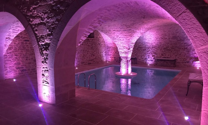 Saint-Romain House | Charming and Chic Vineyard House