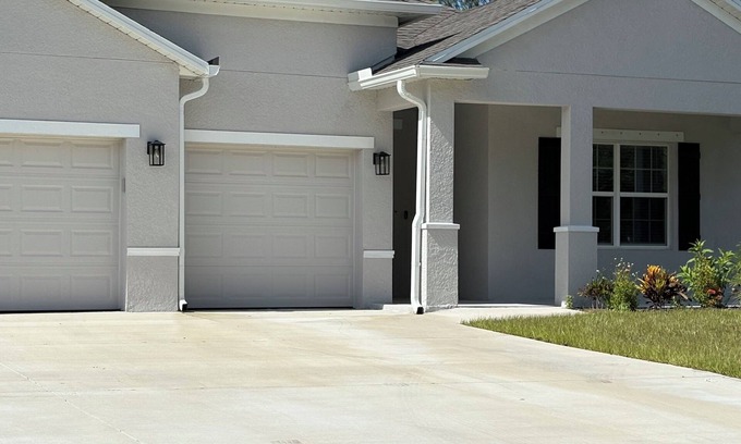 Port Charlotte House | Charming and cozy 3-bedroom house with WiFi, AC in serene Port Charlotte