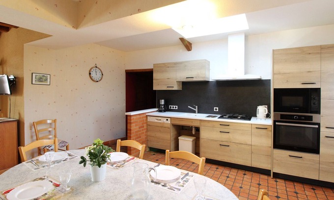 Echemire Cottage | Charming Anjou cottage with fireplace, air conditioning, WIFI