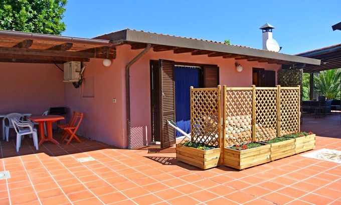 Marina di Campo Apartment | Charming Apartment "Bilocale in Villa Elba" Close to the Beach with Terrace & Garden