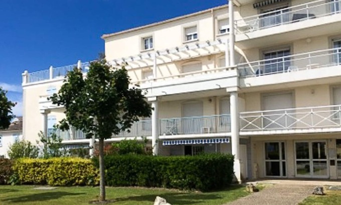 Vaux-sur-Mer Apartment | Charming Apartment with Garden, Pool Access, and Private Parking in Vaux-sur-Mer