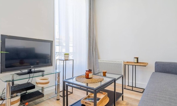 La Villette Apartment | Charming apartment in La Villette