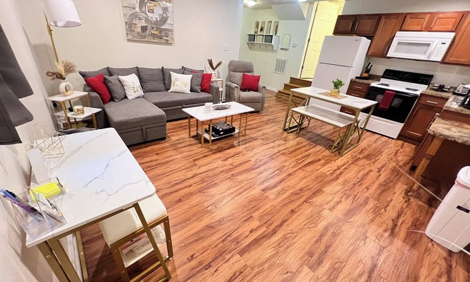 Cross Lanes Apartment | Charming Apartment in CrossLanes