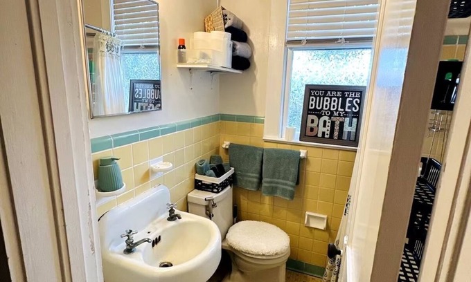 University Heights Apartment | Charming apartment in awesome Gainesville with AC