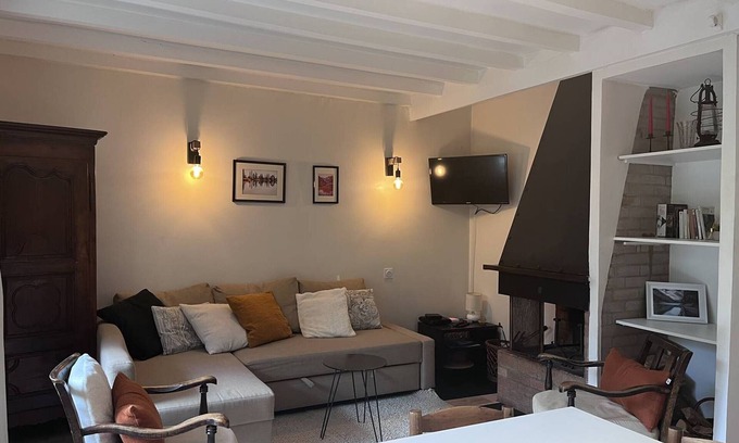 Cauterets Apartment | Charming Apartment with Fireplace in Cauterets - Pets Allowed, Parking and Terrace