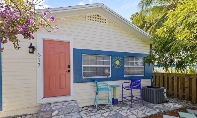 Mango Groves House | Charming Beach Home Near Lake Ave