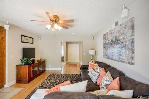 La Palma House | Charming Bedroom Near Disney Land, Orange County